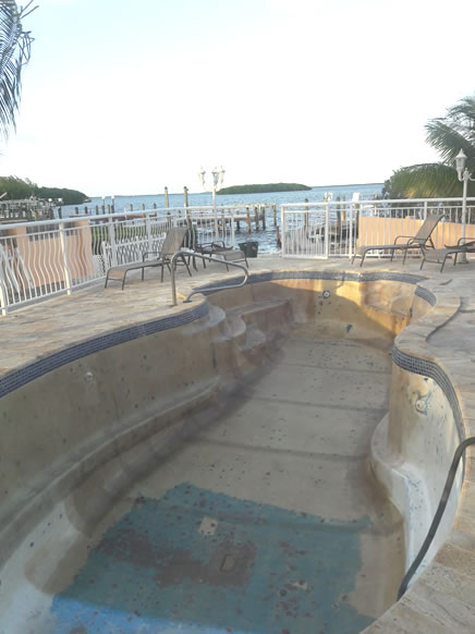 Fiberglass pool restoration